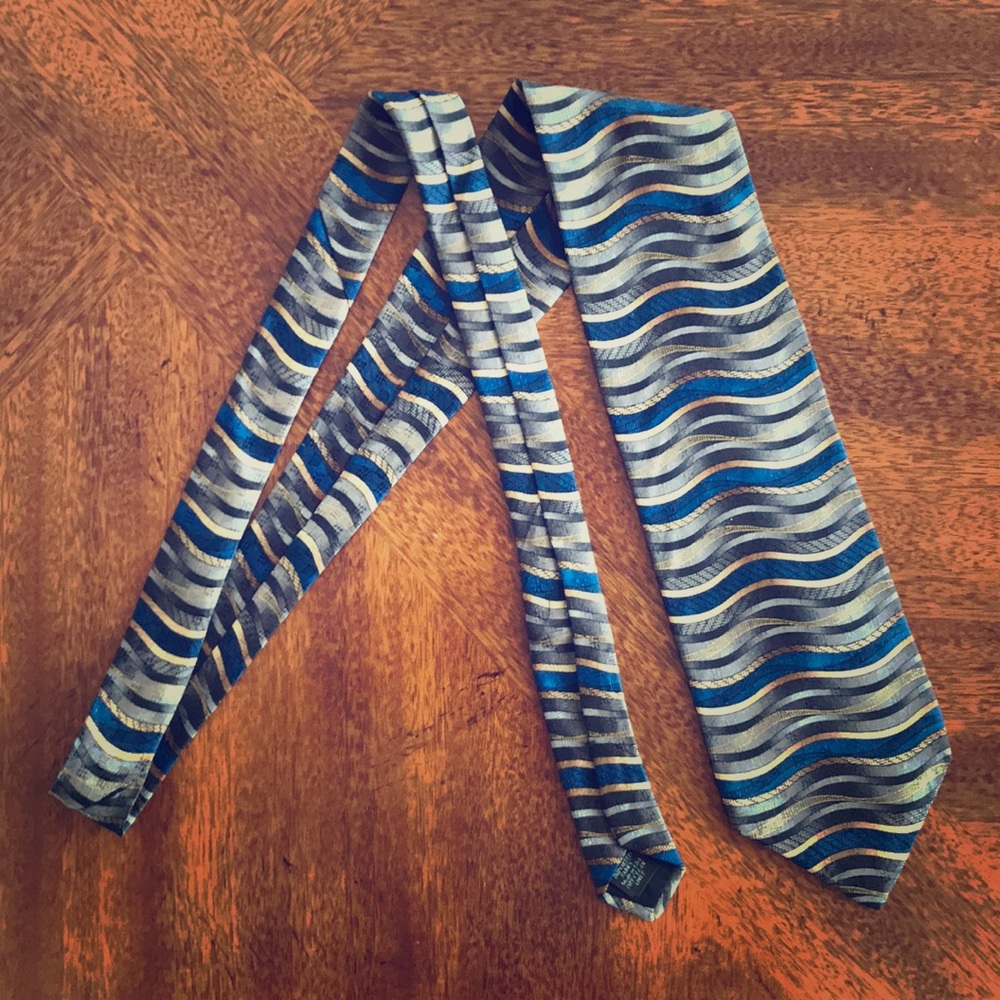 MW Collection Gray Gold Tie